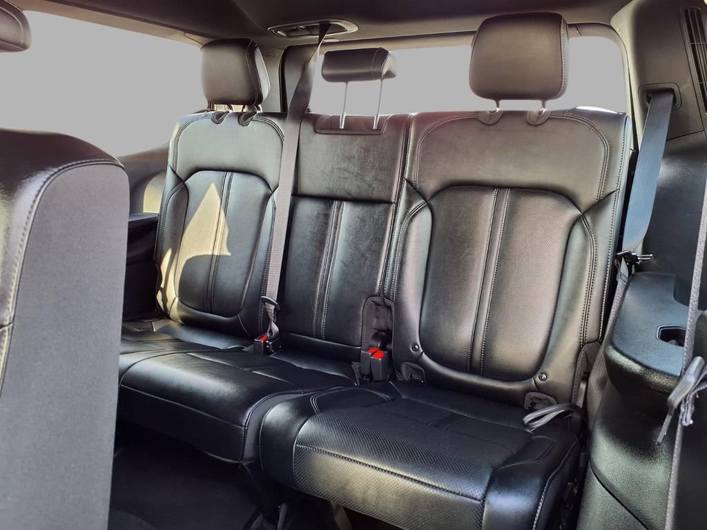 Certified 2024 Jeep Wagoneer Series II w/ Flexible Seating Group AWD/4WD image 27