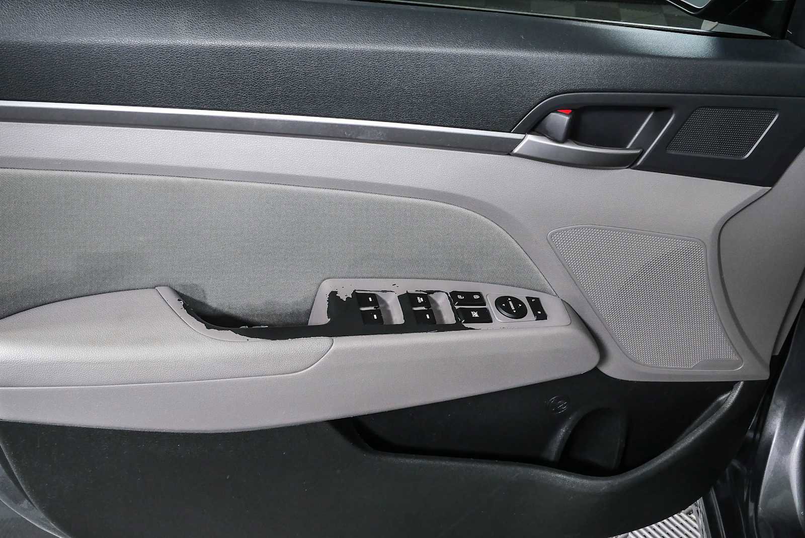 Used 2018 Hyundai Elantra Value Edition w/ Cargo Package FWD image 6