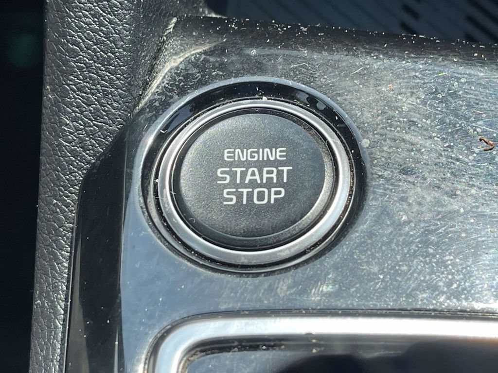 Used 2024 Kia Sportage EX FWD image 30