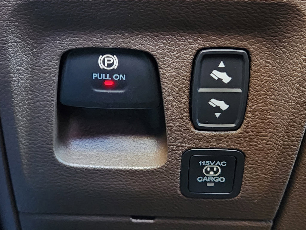 Used 2025 RAM 1500 Limited image 24