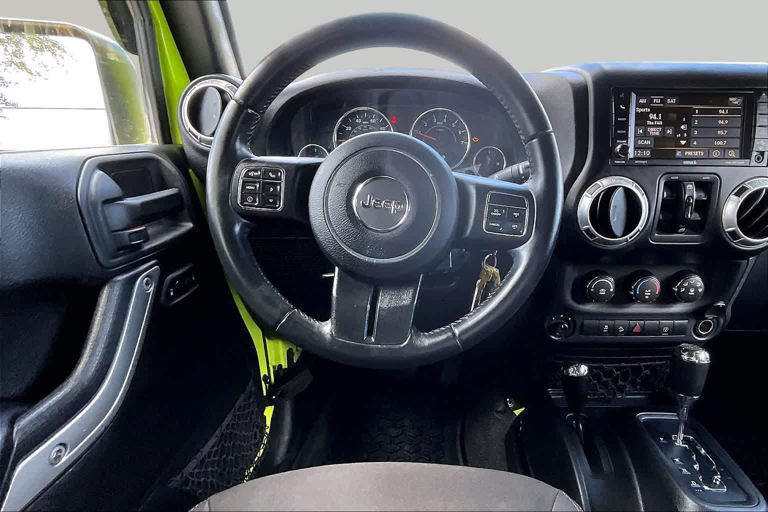 Used 2016 Jeep Wrangler Unlimited Sahara w/ Max Tow Package AWD/4WD image 6