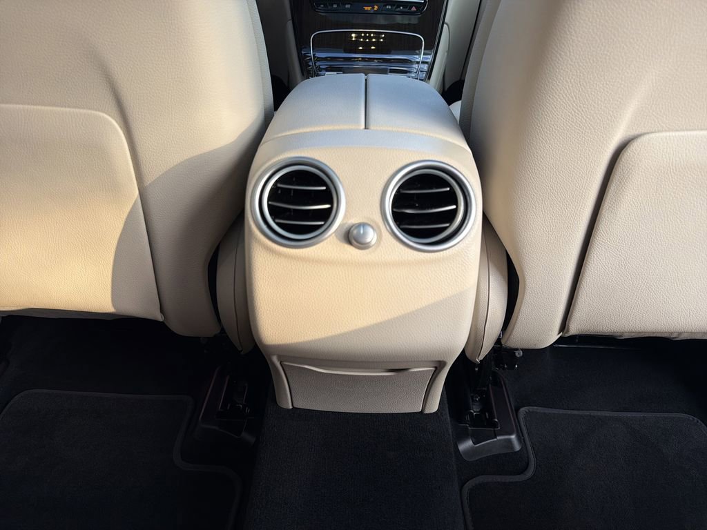 Used 2022 Mercedes-Benz GLC 300 4MATIC image 22