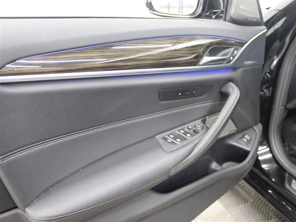 Used 2018 BMW 540i xDrive image 14