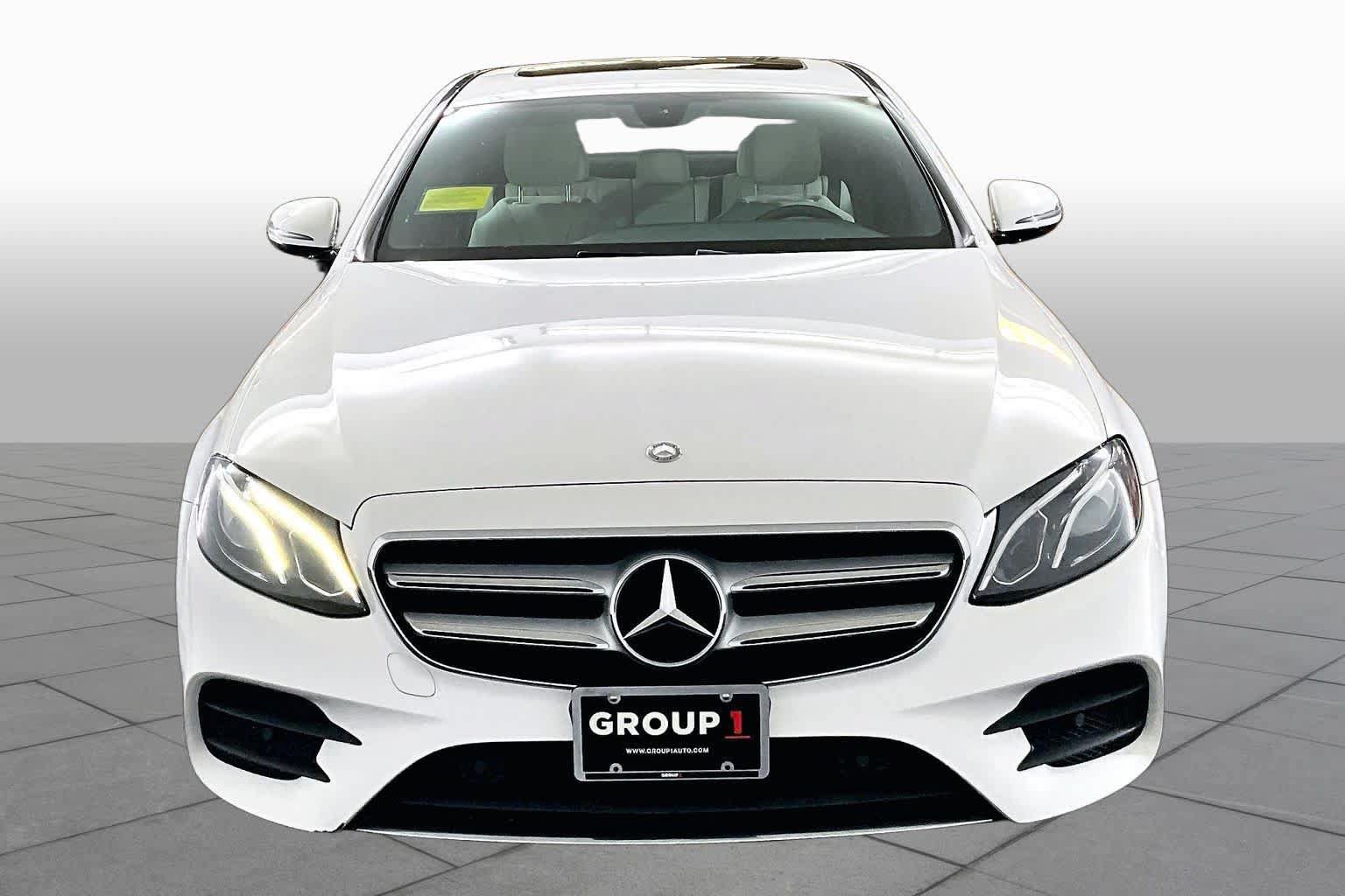Certified 2017 Mercedes-Benz E 300 4MATIC image 4