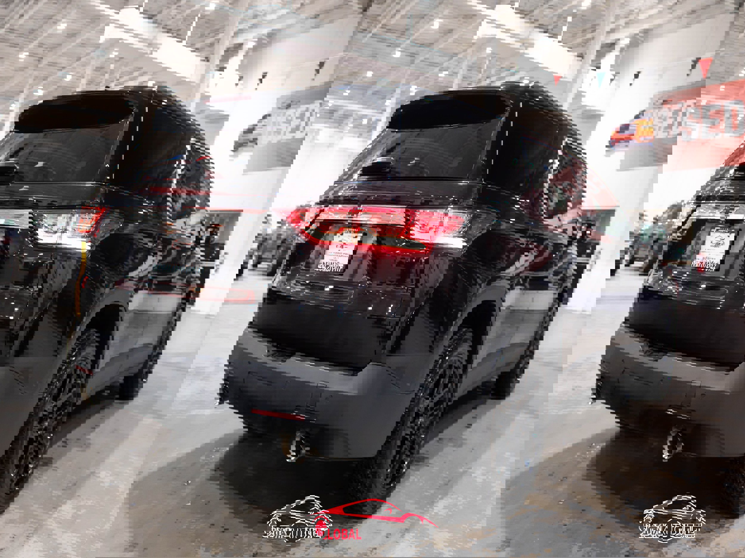 Used 2020 Chevrolet Traverse LT w/ Driver Confidence II Package image 7