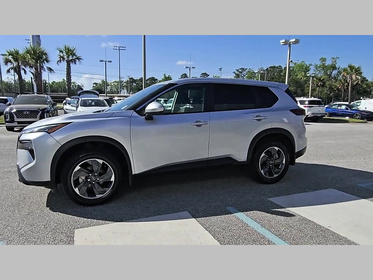 Used 2024 Nissan Rogue SV image 23