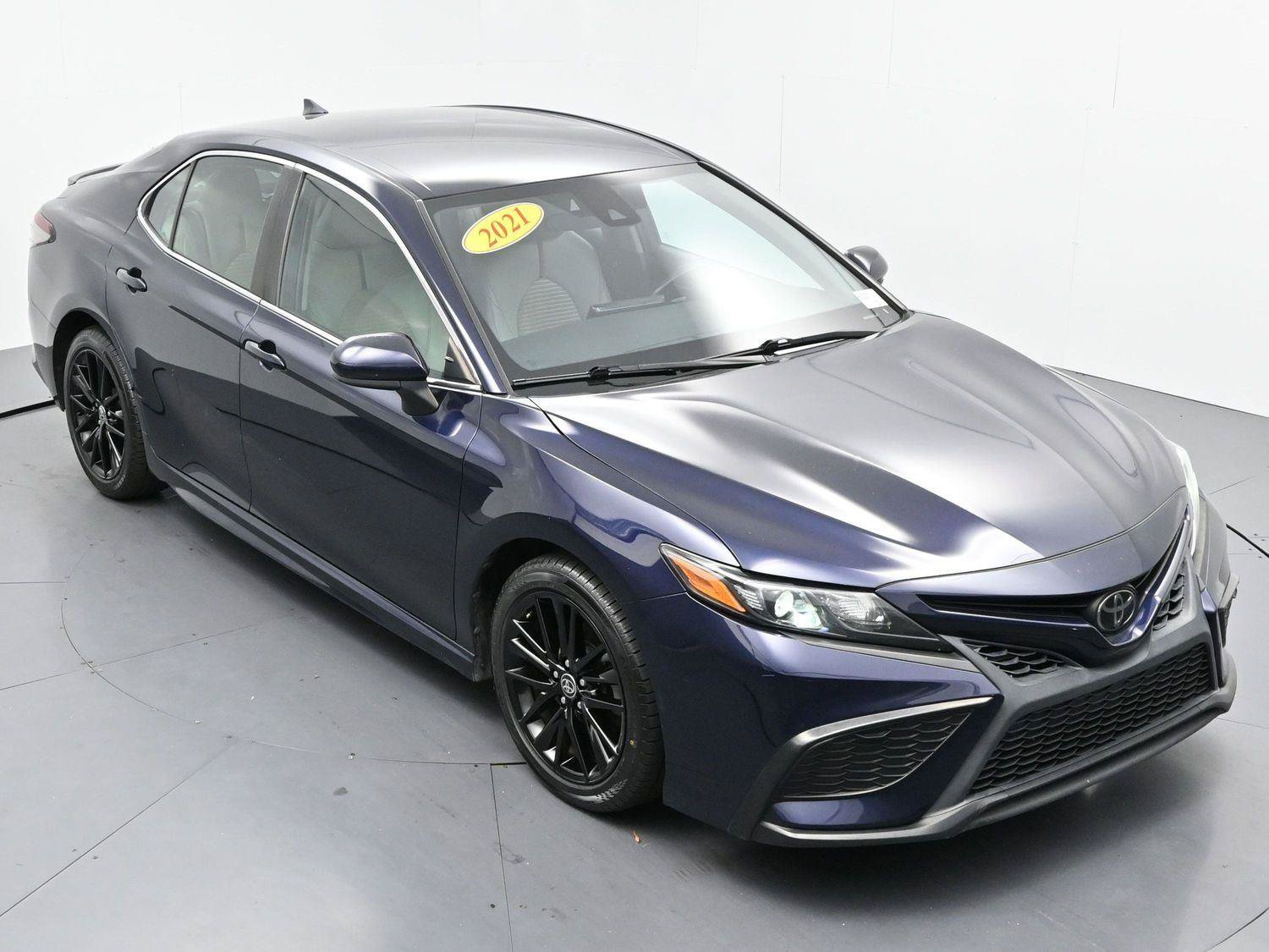 Used 2021 Toyota Camry SE FWD image 32
