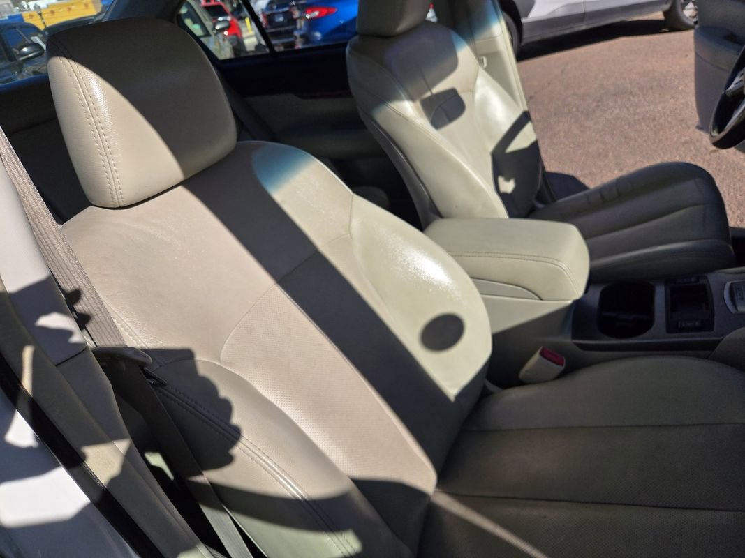 Used 2011 Subaru Legacy 3.6R Limited w/ Appearance Package 1H image 24