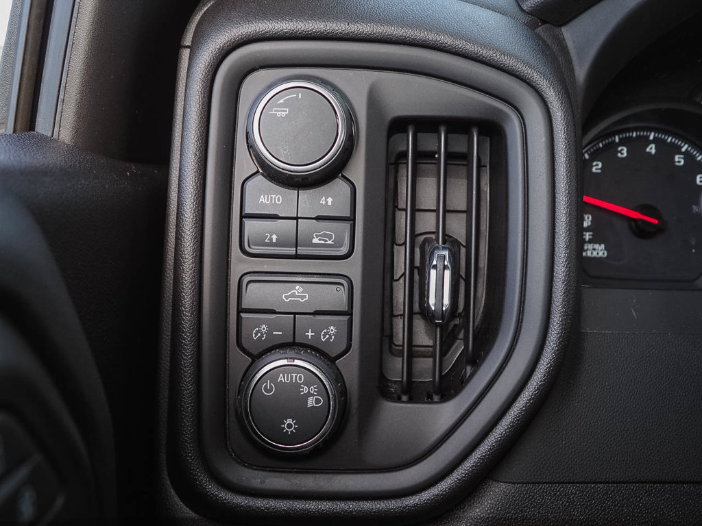 Used 2023 Chevrolet Silverado 1500 Custom AWD/4WD image 18