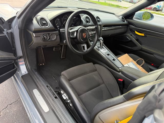 Used 2023 Porsche 718 Boxster Spyder RWD image 11