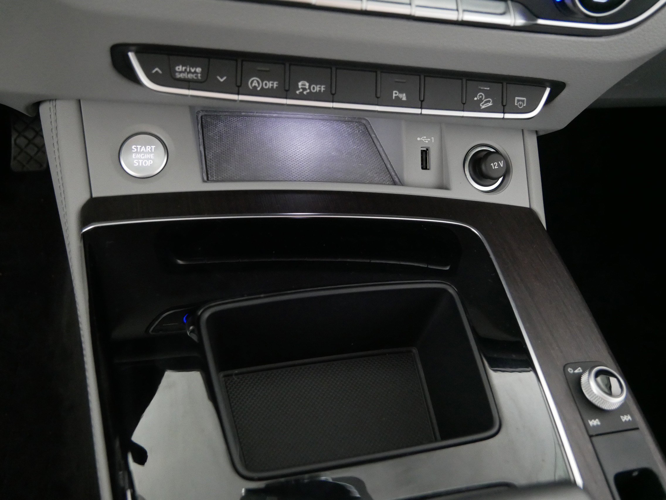 Used 2021 Audi Q5 Premium Plus w/ Premium Plus Package image 29