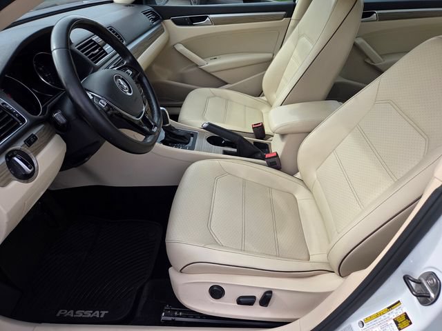 Used 2018 Volkswagen Passat 2.0T SE FWD image 10