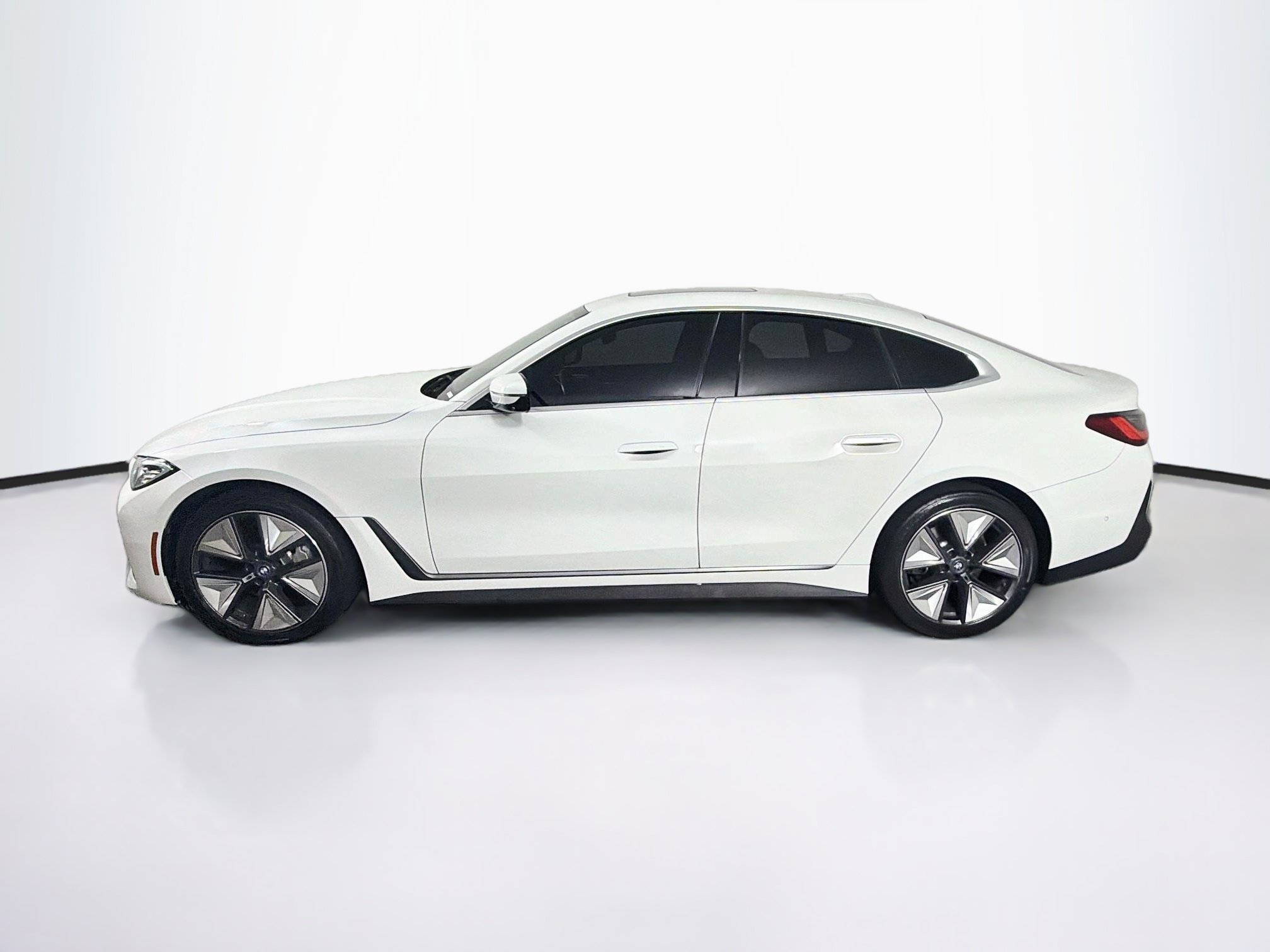 Used 2024 BMW i4 eDrive35 w/ Premium Package RWD image 4