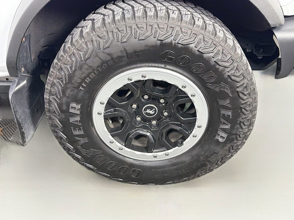 Used 2023 Ford Bronco Badlands image 34