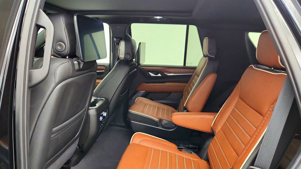 Used 2023 GMC Yukon Denali Ultimate w/ LPO, Floor Liner Package AWD/4WD image 23