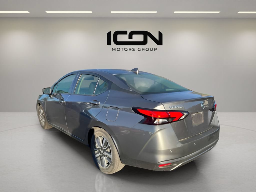 Used 2021 Nissan Versa SV FWD image 4