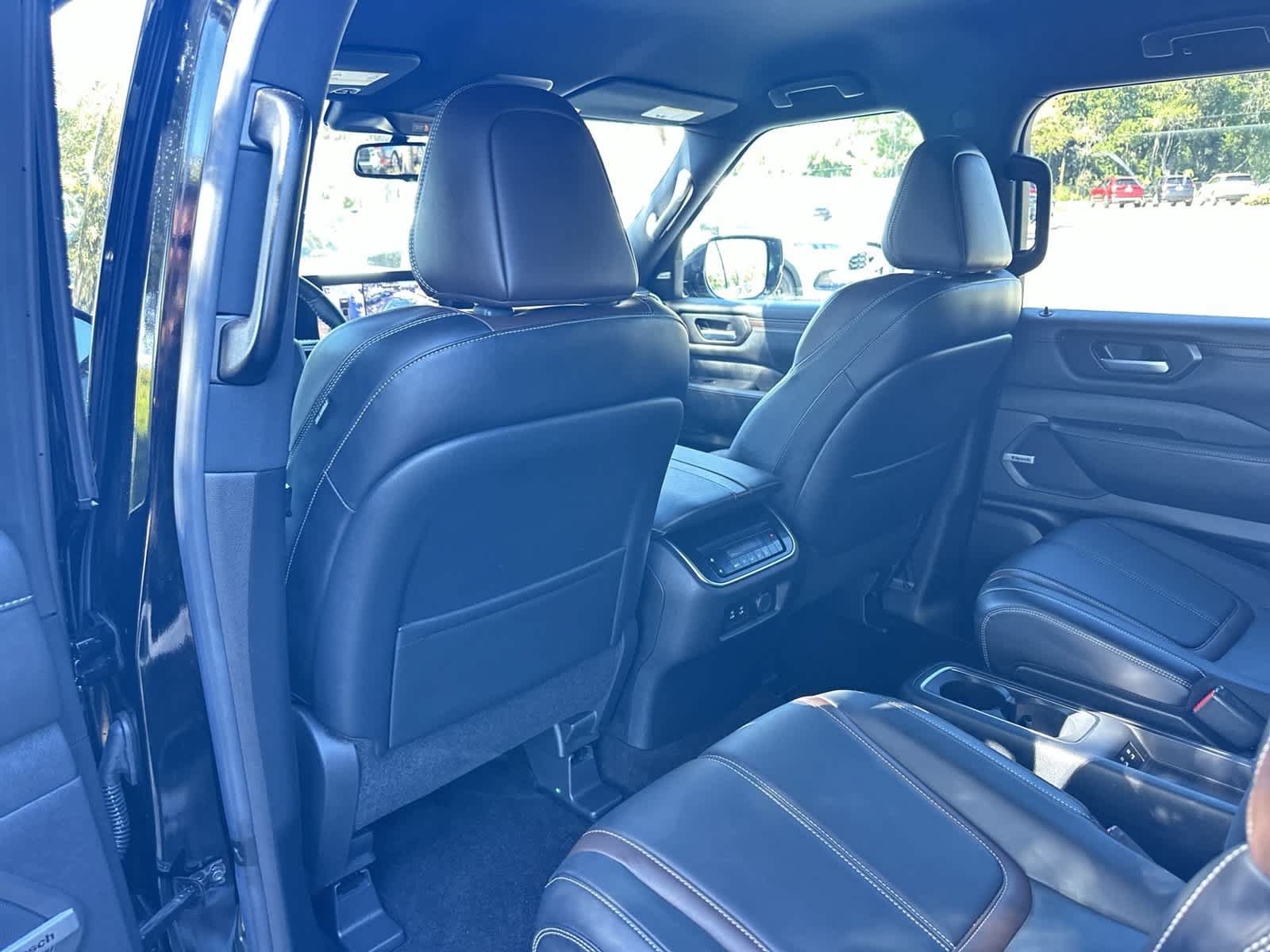 Used 2025 Nissan Armada SL w/ Captain's Chari Seat Package AWD/4WD image 14