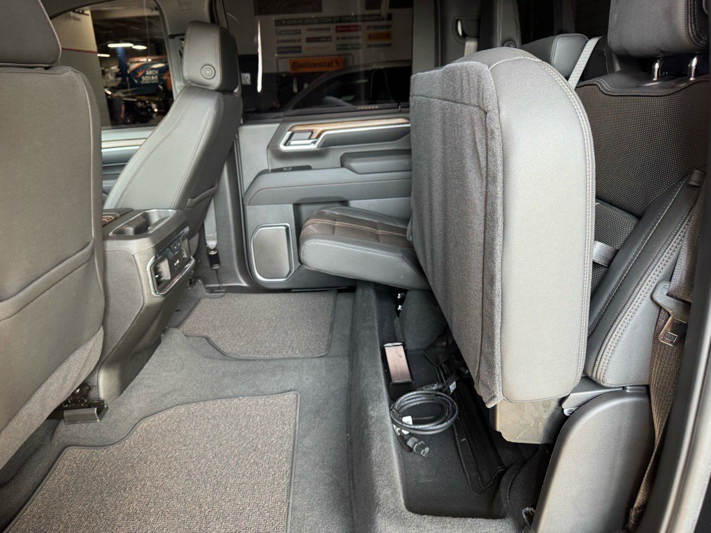 Used 2025 Chevrolet Silverado 3500 High Country w/ Midnight Edition image 13