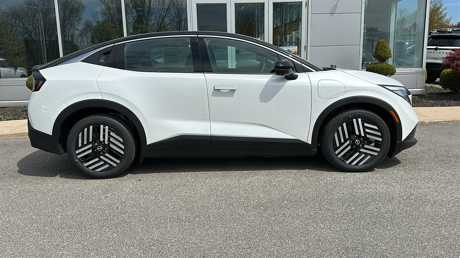 New 2026 Nissan Leaf SV+ w/ Floor Mat Package (SV+) image 12