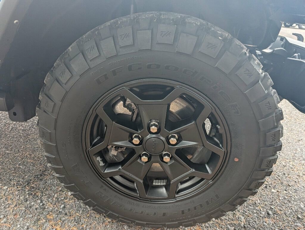 Used 2022 Jeep Gladiator Sport image 17