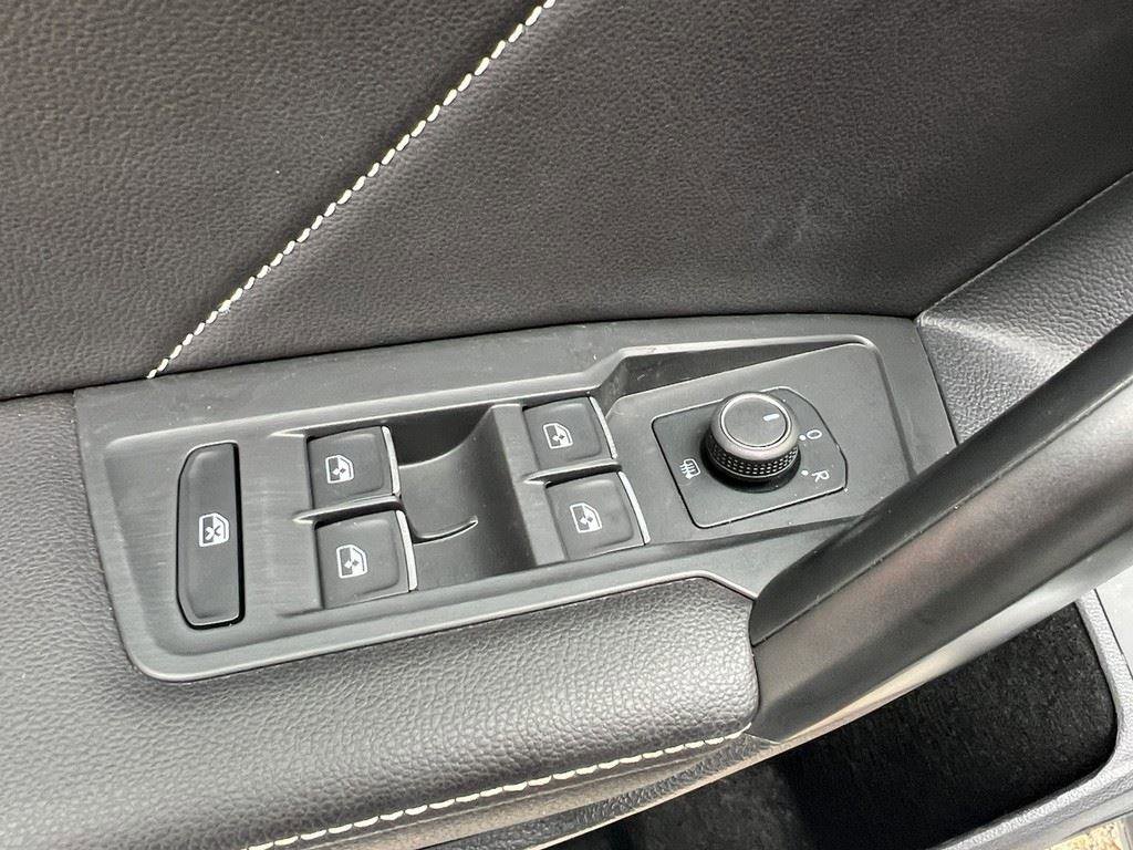 Used 2024 Volkswagen Tiguan SE R-Line image 18