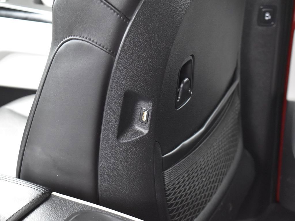 Used 2024 Kia Carnival LX image 29