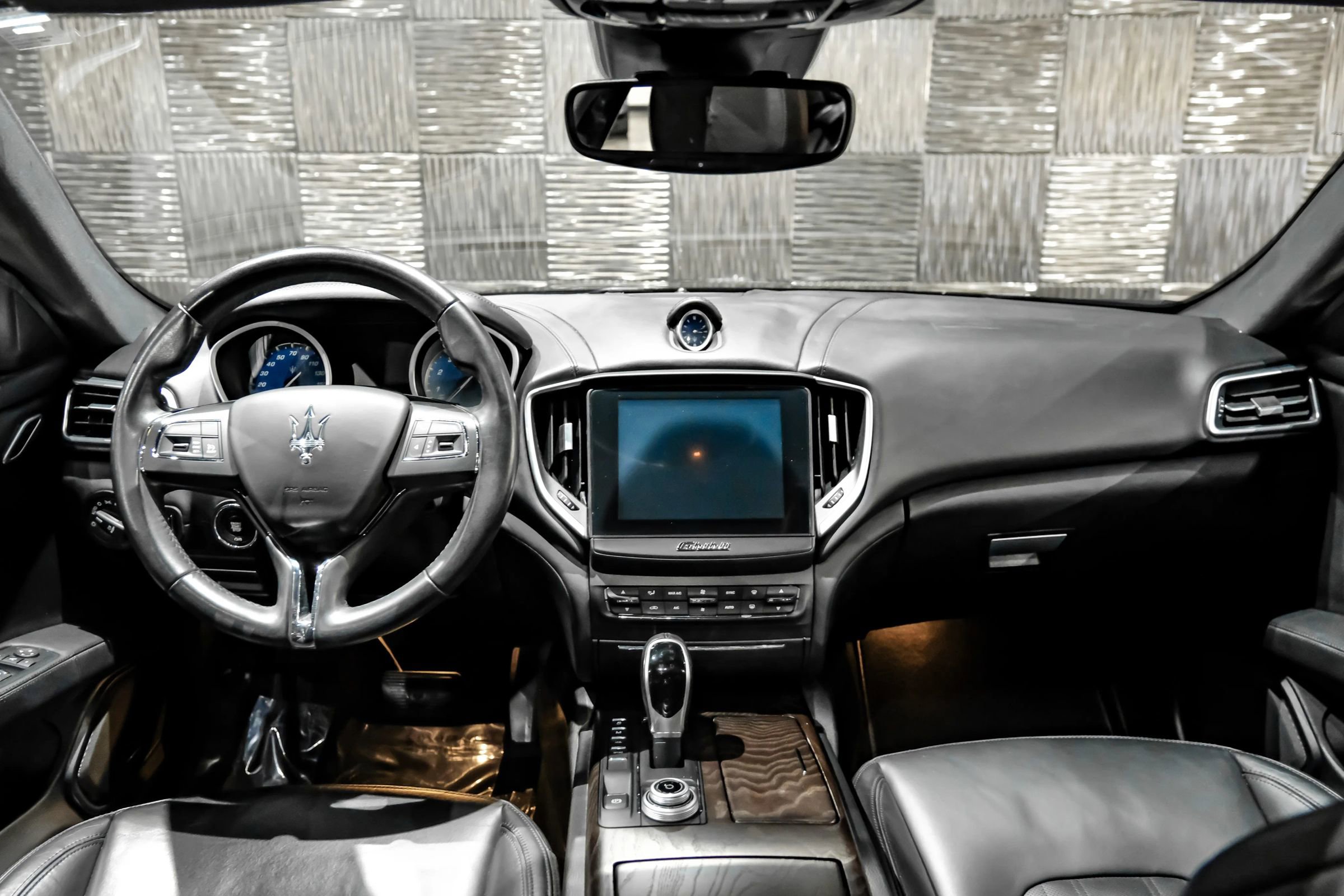 Used 2017 Maserati Ghibli w/ Luxury Package image 15