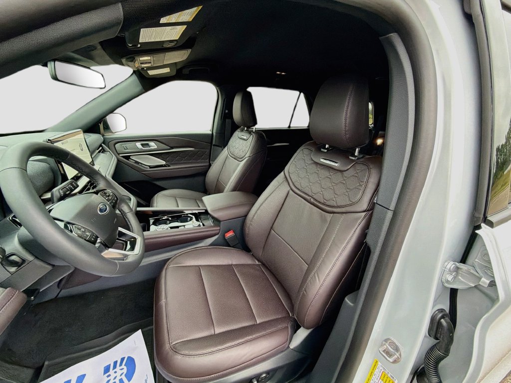 New 2026 Ford Explorer Platinum w/ LUX Leather Package AWD/4WD image 23