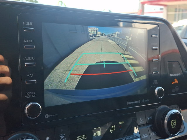 Used 2021 Toyota Highlander XLE AWD/4WD image 18