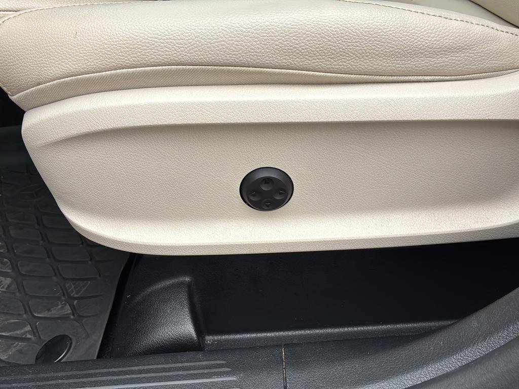Used 2023 Mercedes-Benz GLB 250 image 14