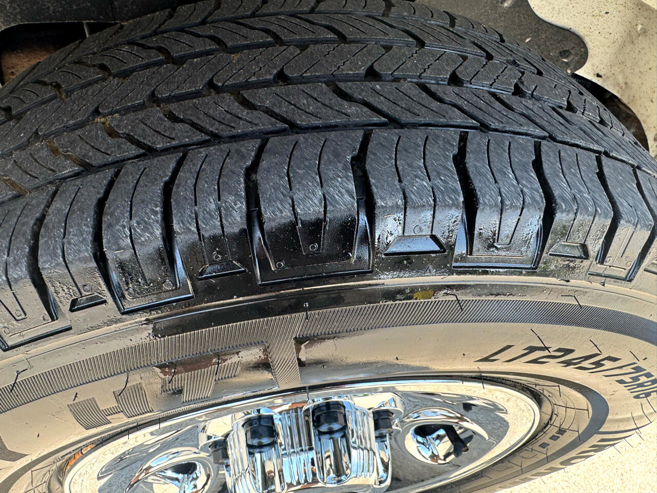 Used 2017 Chevrolet Express 2500 image 9