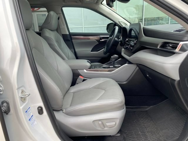 Certified 2022 Toyota Highlander Limited AWD/4WD image 20
