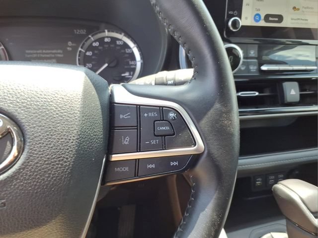 Certified 2024 Toyota Highlander LE AWD/4WD image 22