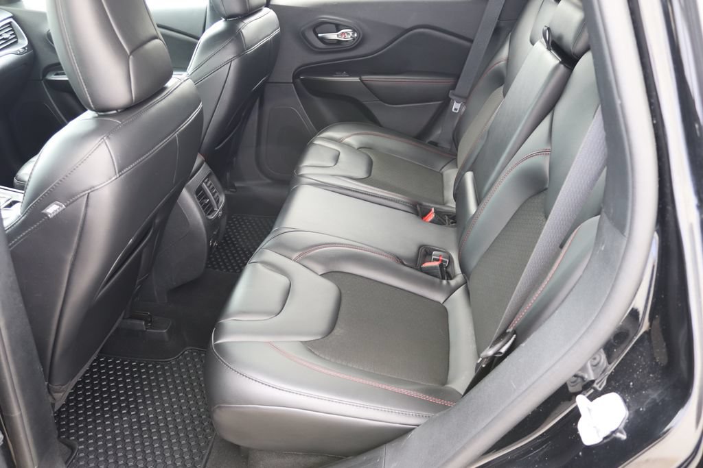 Used 2021 Jeep Cherokee Trailhawk AWD/4WD image 22