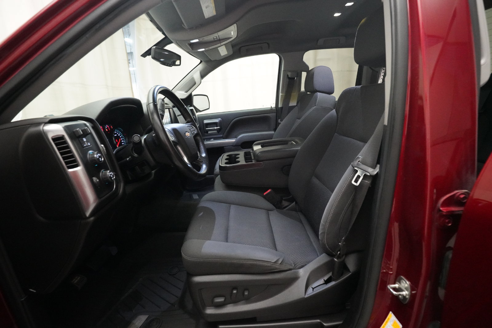 Used 2019 Chevrolet Silverado 1500 LT w/ All Star Edition AWD/4WD image 7