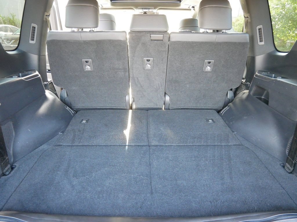 Used 2023 Lexus LX 600 F Sport w/ Accessory Package (Z1) AWD/4WD image 12