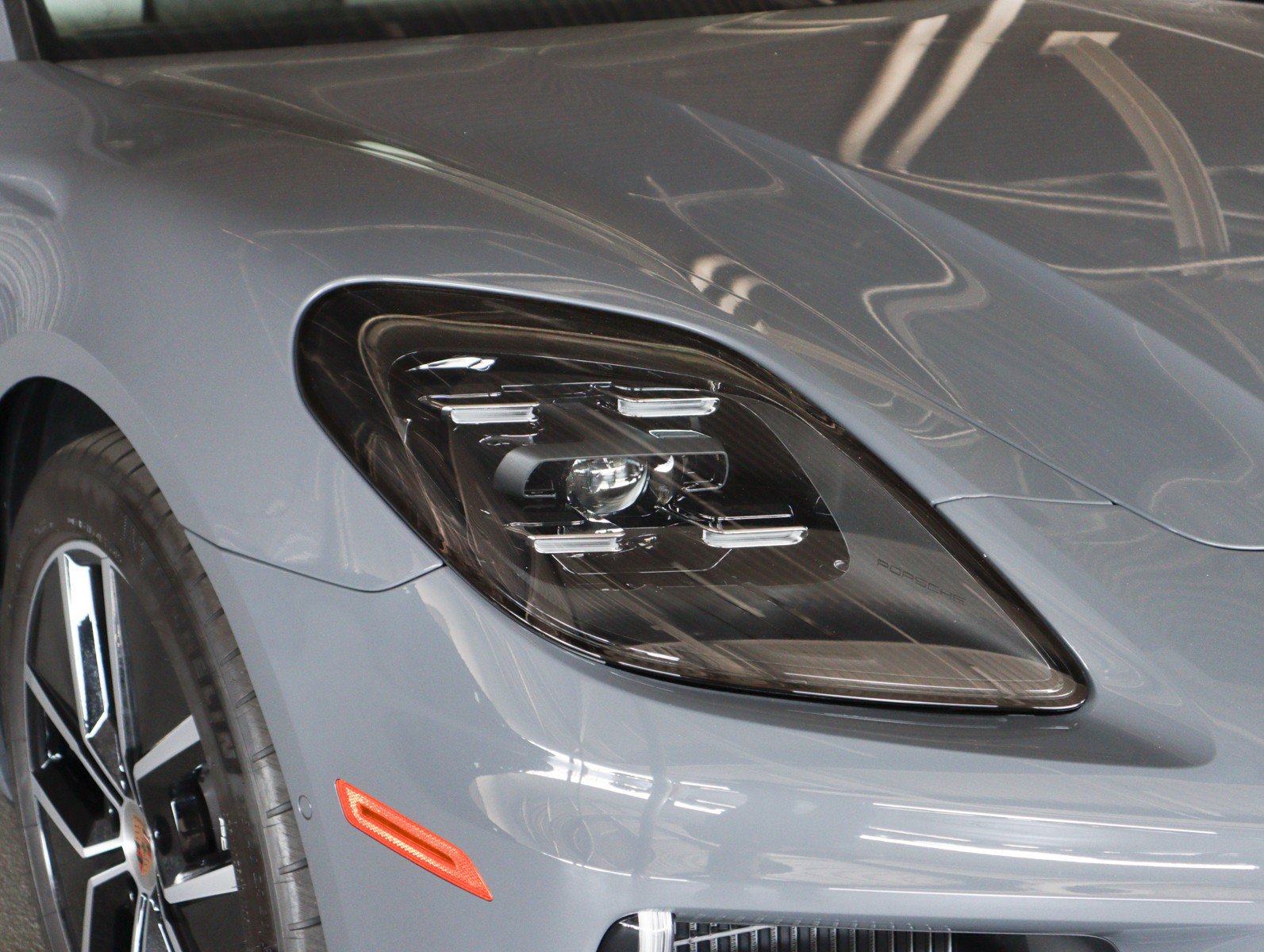 Used 2026 Porsche Panamera image 31