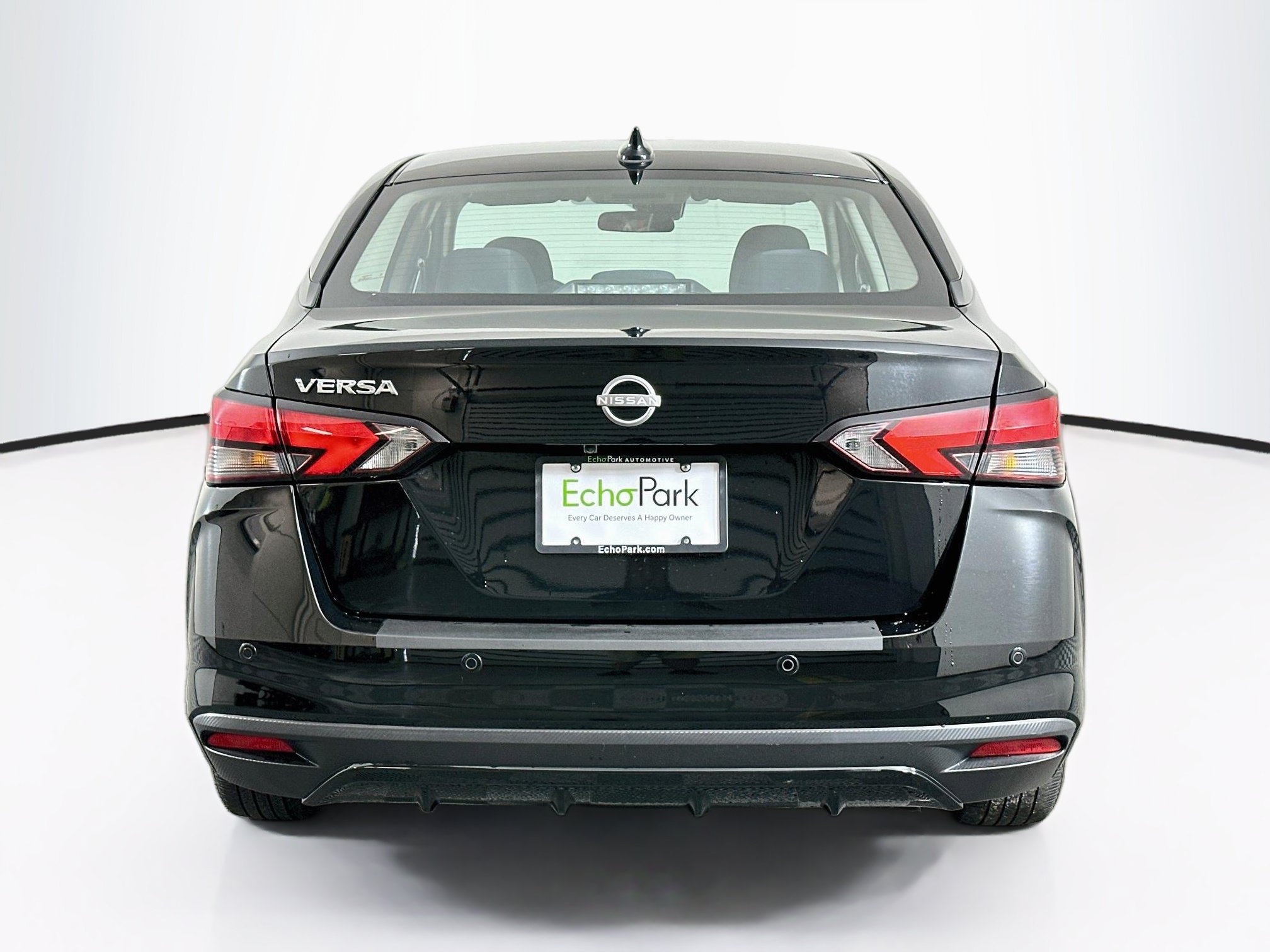 Used 2025 Nissan Versa SV FWD image 7