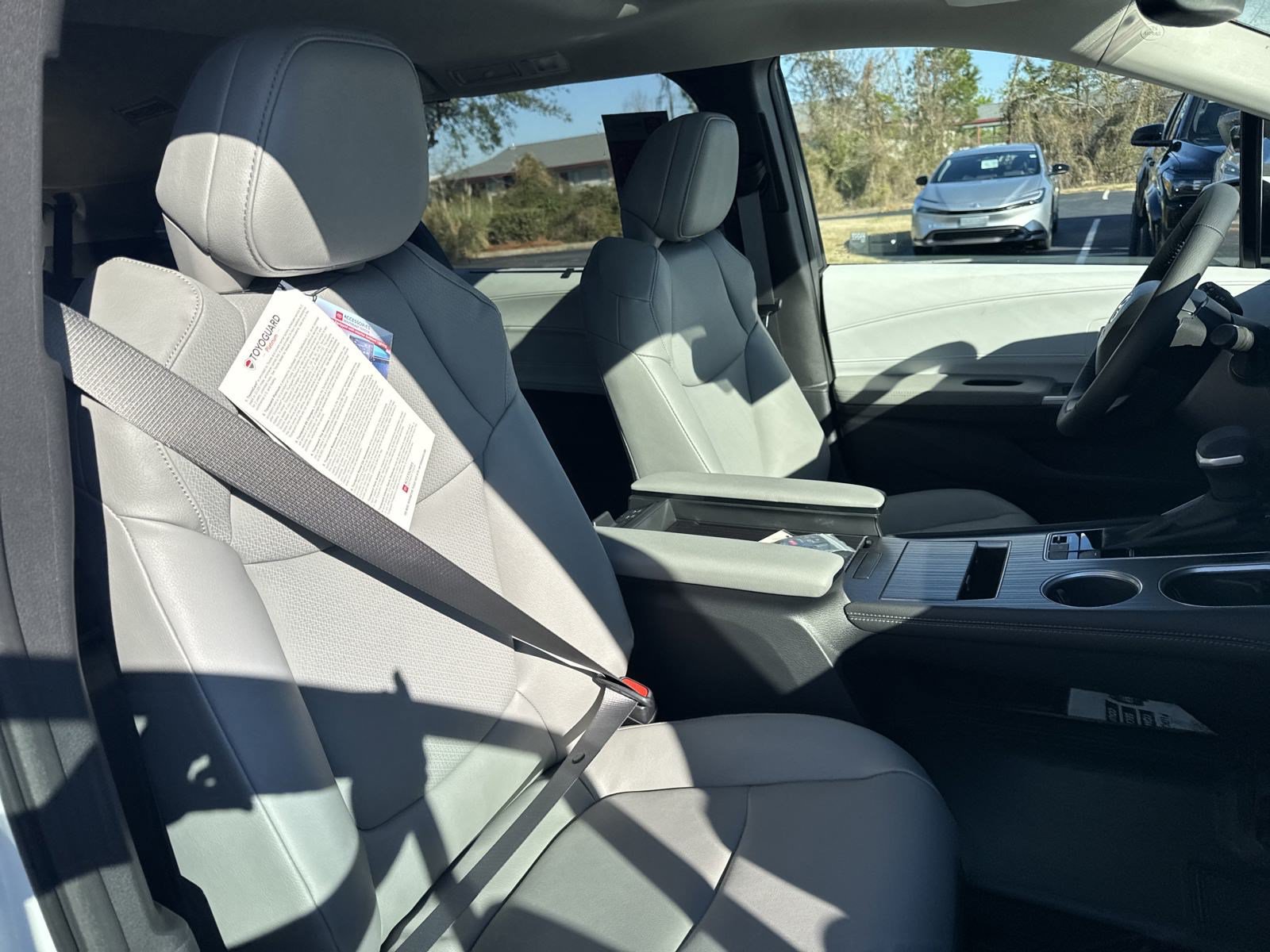 New 2025 Toyota Sienna XLE FWD image 35