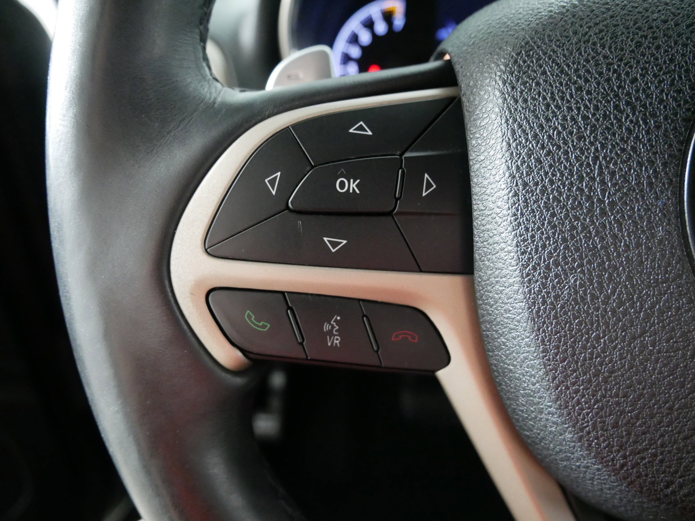 Used 2014 Jeep Grand Cherokee Limited image 27