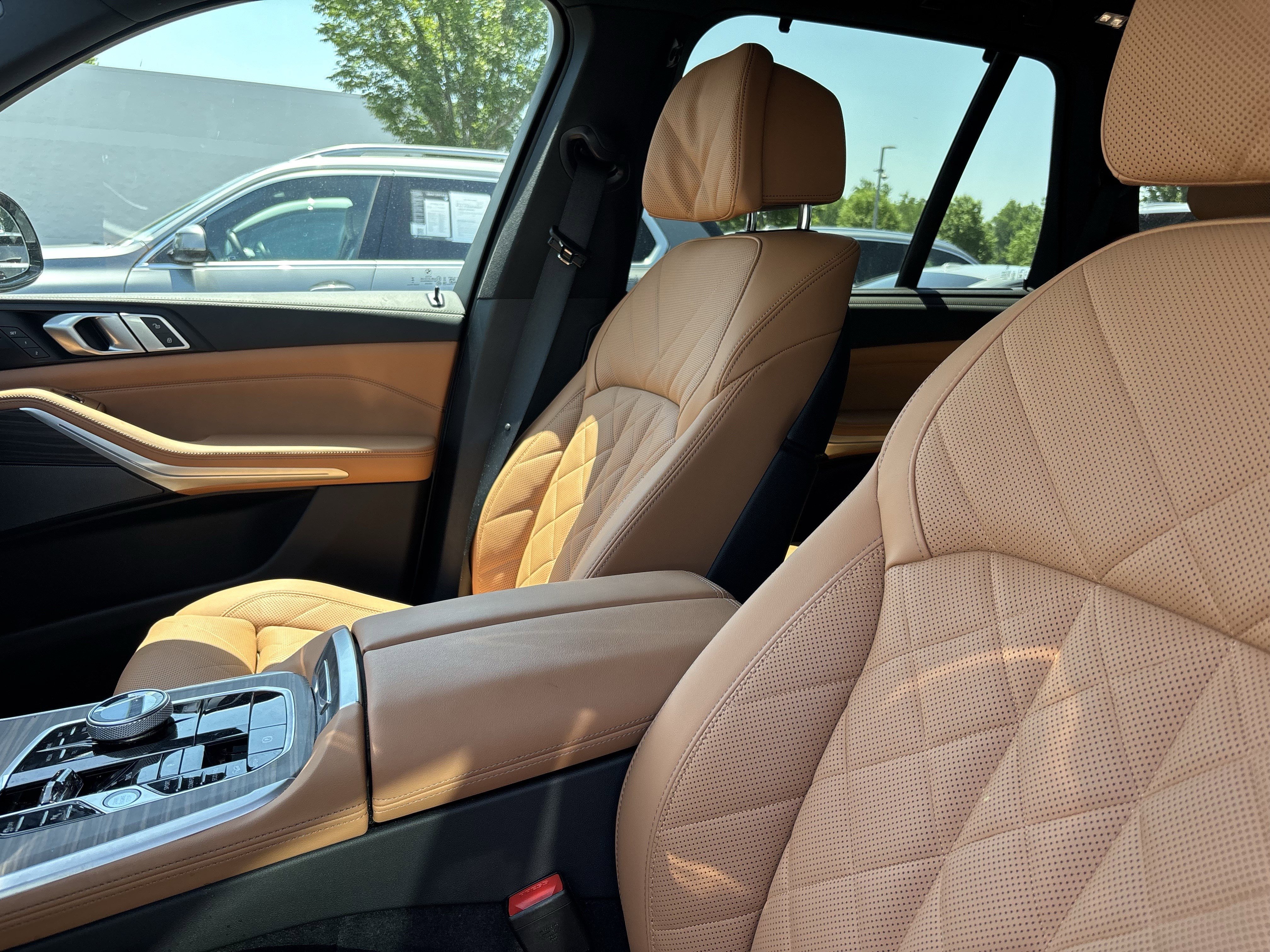 Certified 2025 BMW X5 M60i AWD/4WD image 36