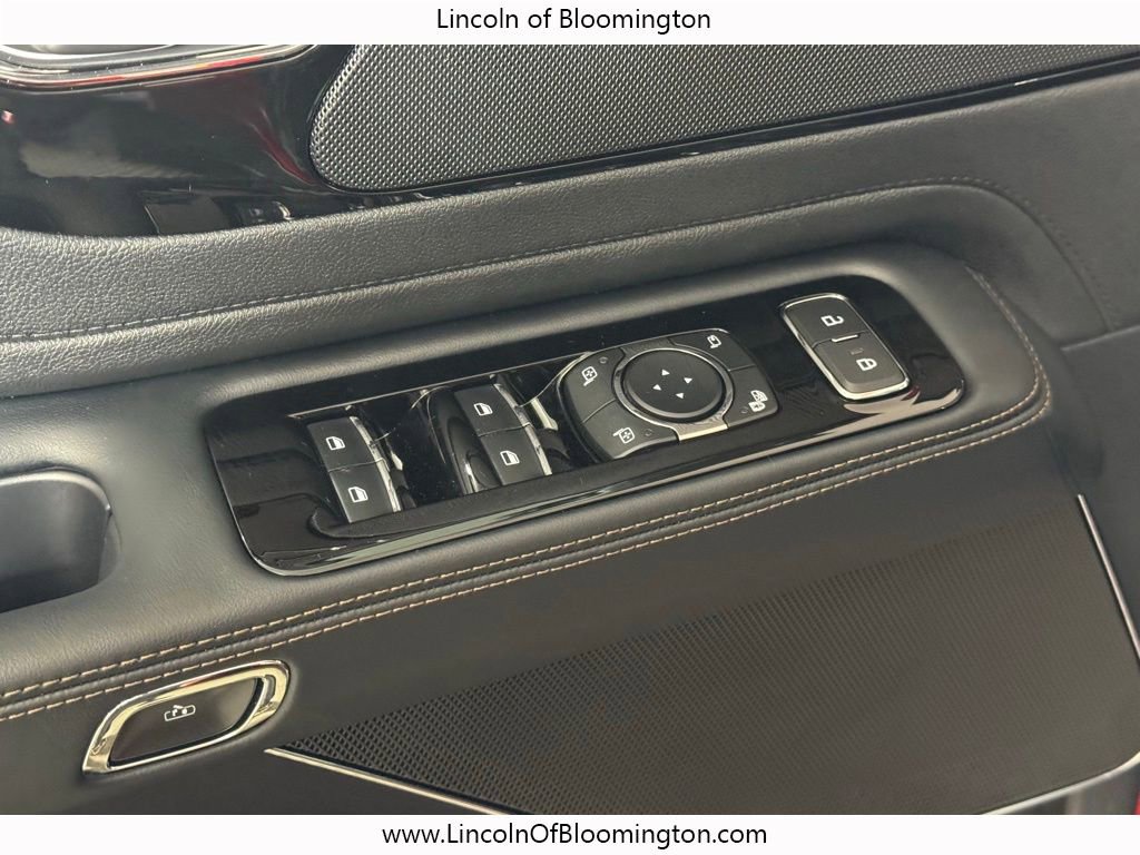 New 2026 Lincoln Aviator AWD w/ Jet Appearance Package image 20