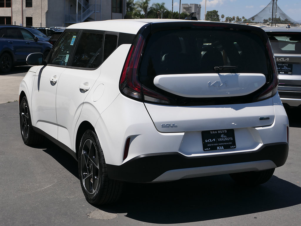 Used 2023 Kia Soul EX FWD image 6