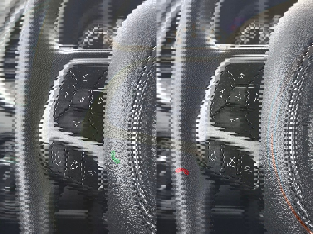 Used 2021 Jeep Renegade Latitude w/ Luxury Group I image 18