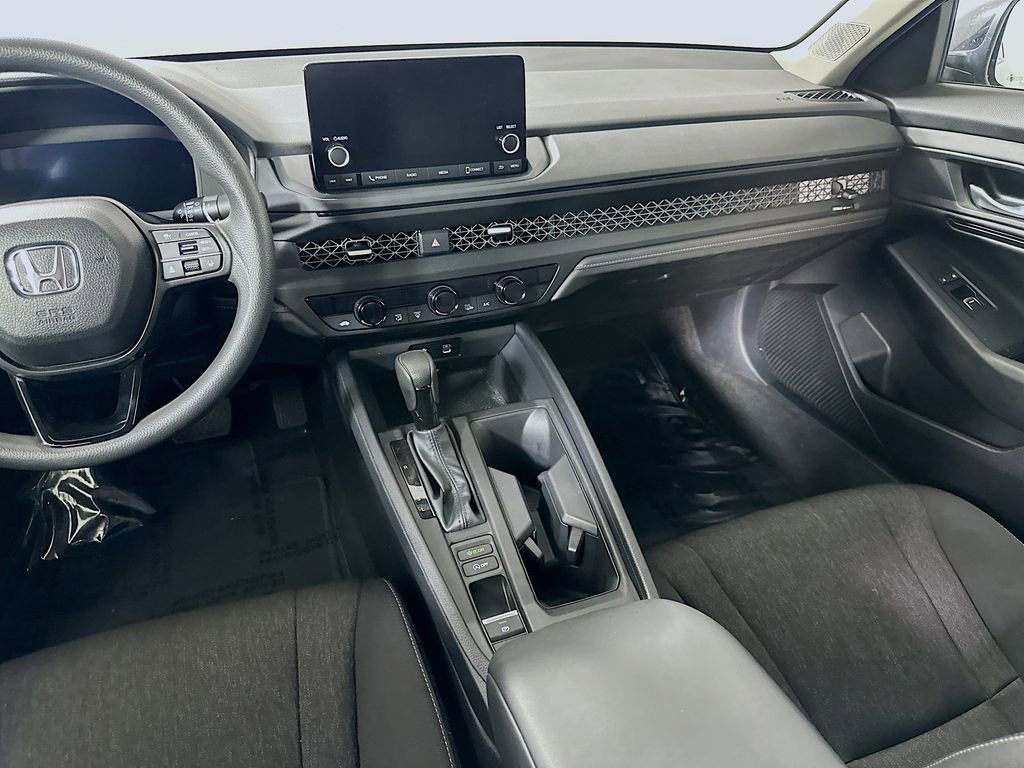 Used 2025 Honda Accord SE image 19