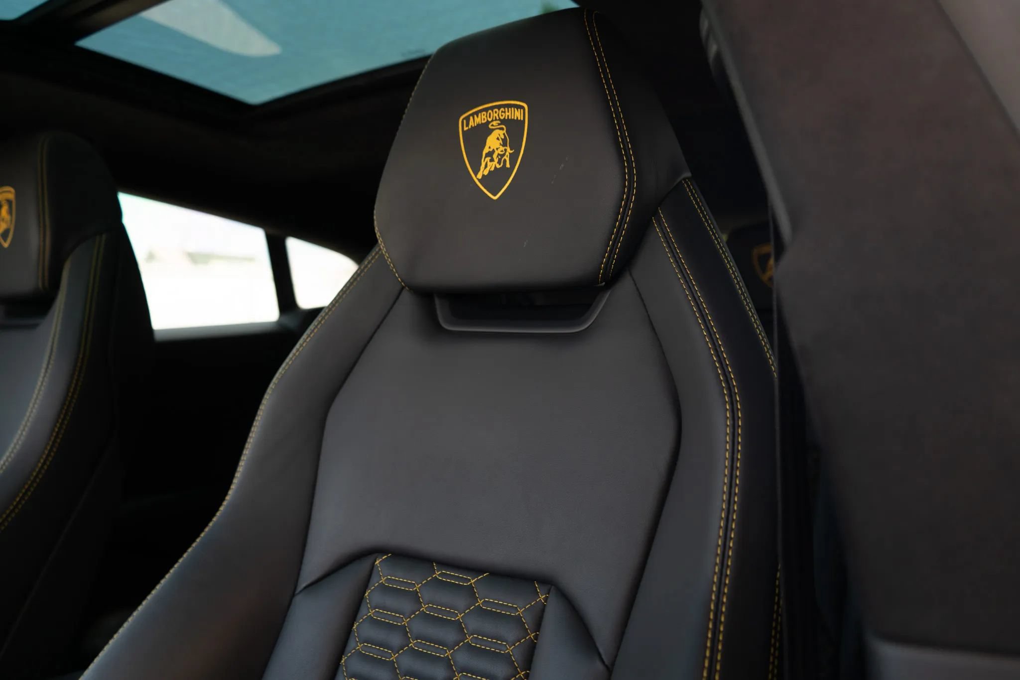 Used 2021 Lamborghini Urus AWD/4WD image 13
