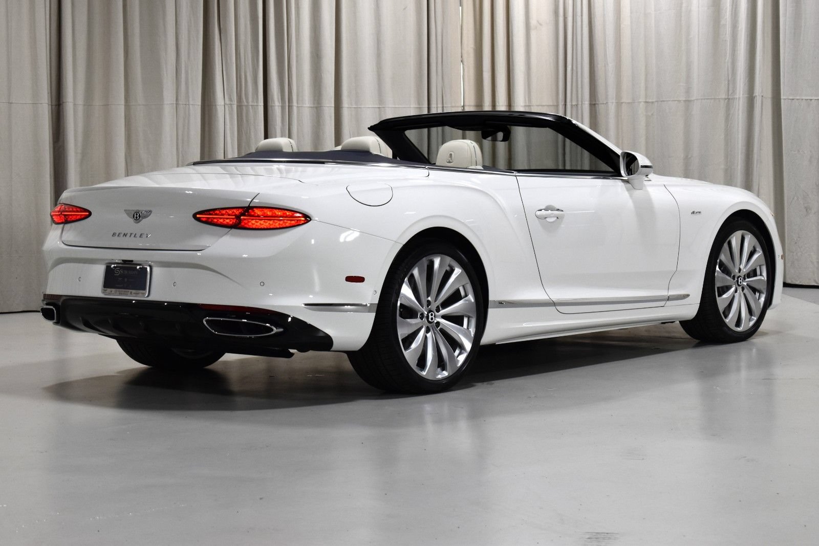 New 2026 Bentley Continental GT AWD/4WD image 11