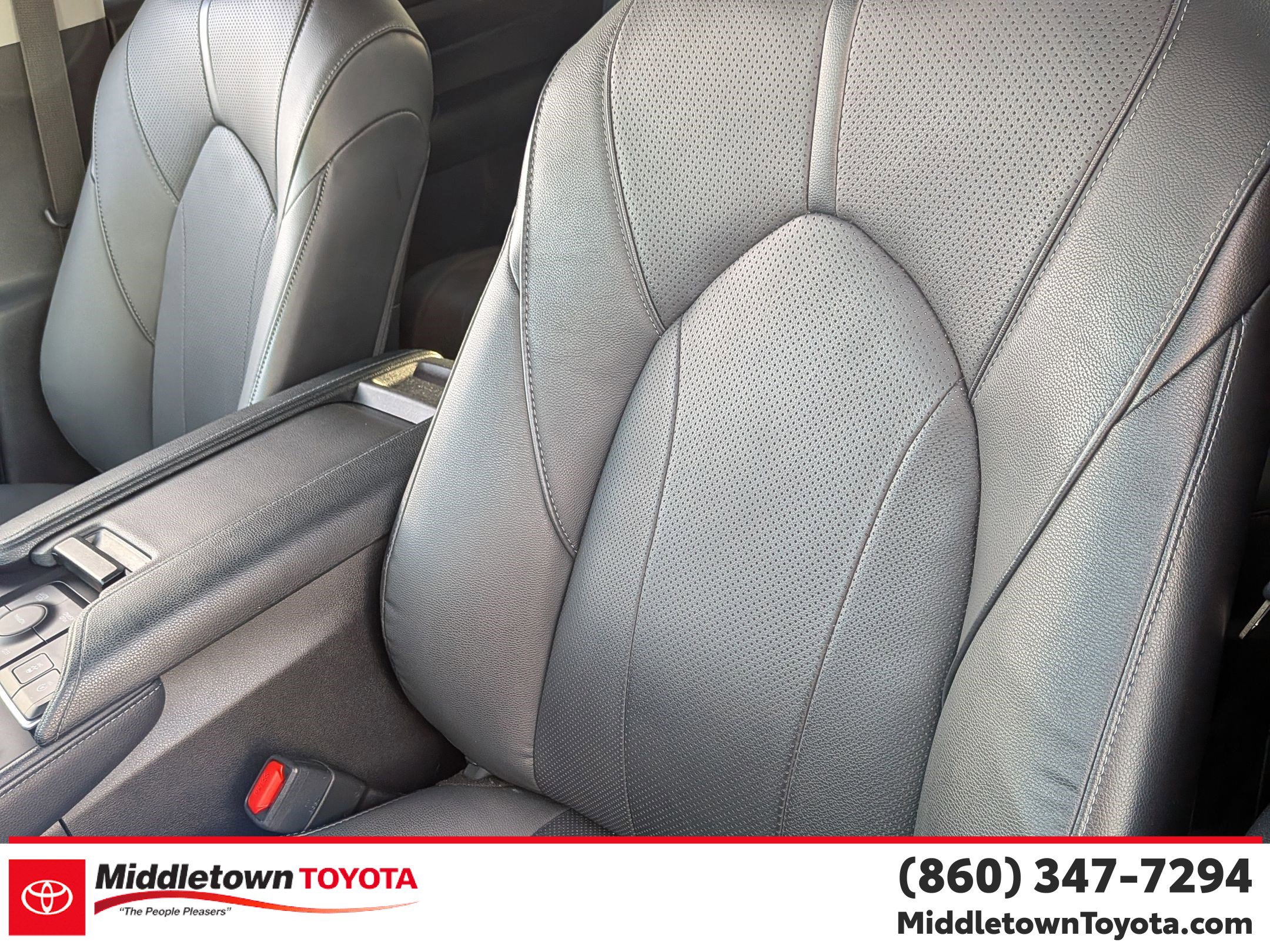 Used 2024 Toyota Grand Highlander Limited image 14