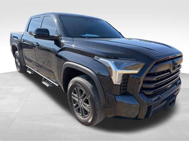 Used 2025 Toyota Tundra SR5 w/ SR5 Convenience Package image 2