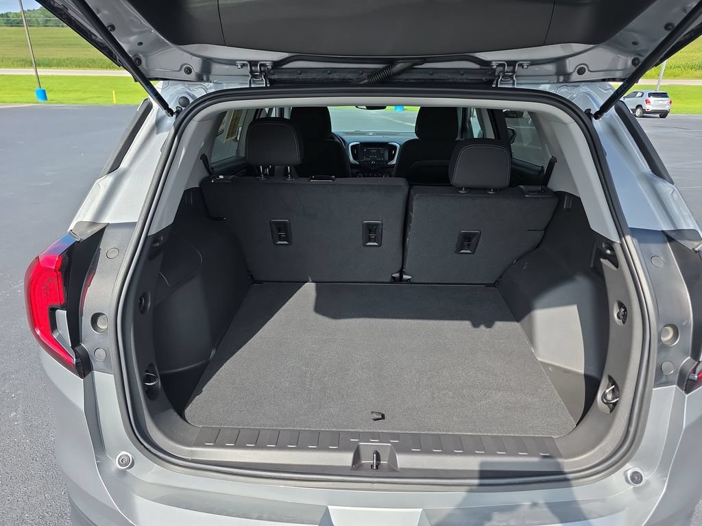 Used 2024 GMC Terrain SLE AWD/4WD image 9